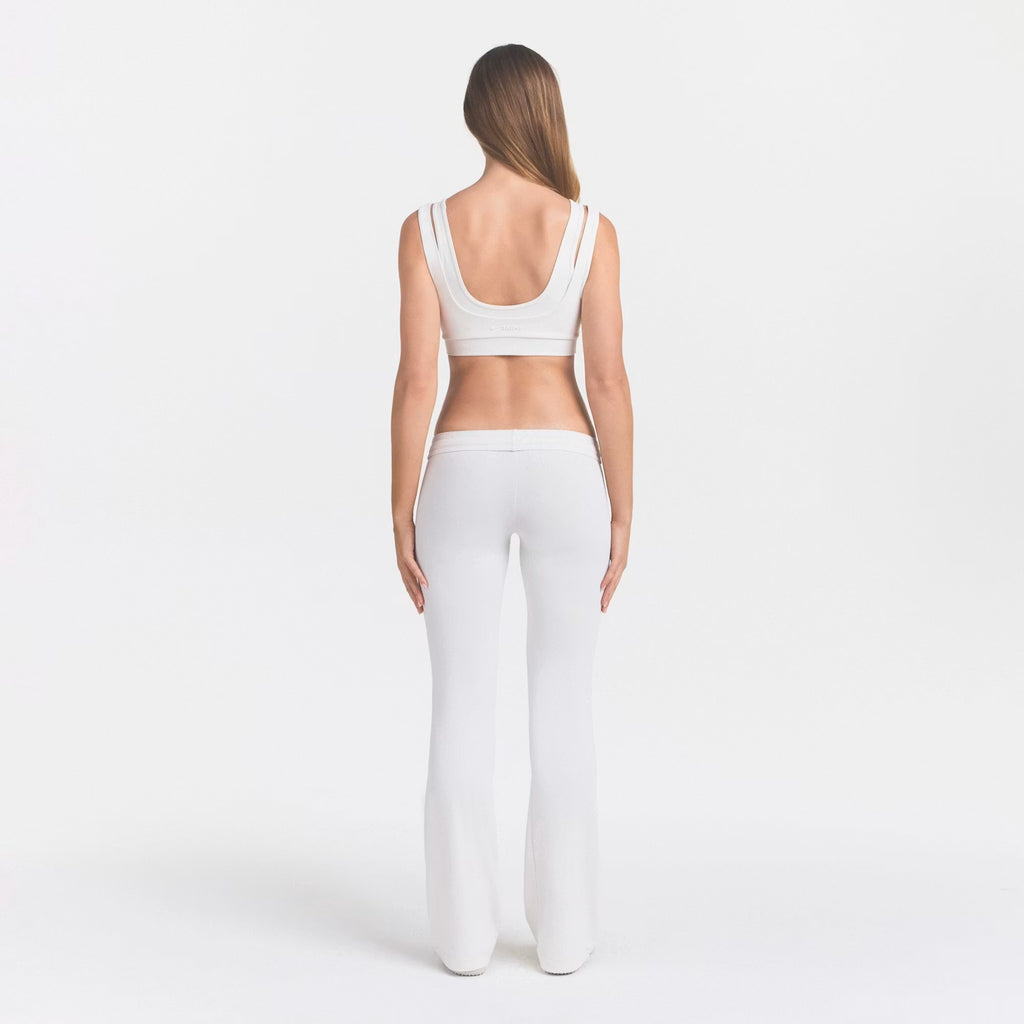 SKIMS X NIKE
dri-fit™ low rise mini flare pant